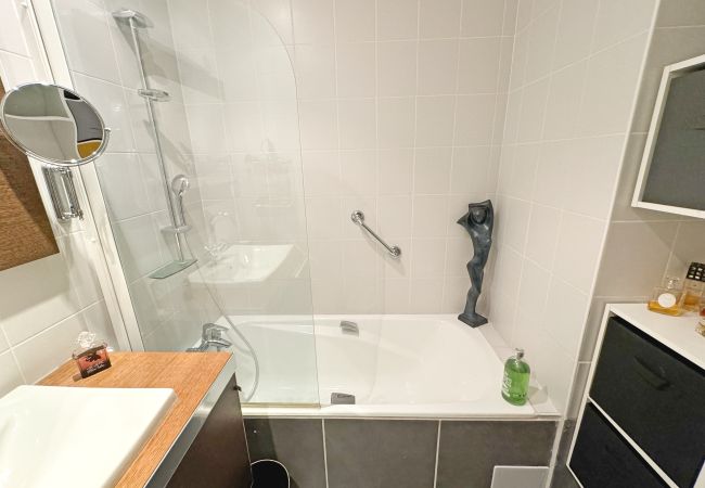 Apartment in Nice - Breathtaking Rooftop Experience on Promenade Apartment in Nice - Breathtaking Rooftop Experience on Promenade