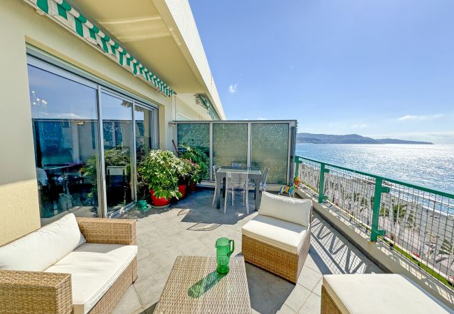 Apartment in Nice - Breathtaking Rooftop Experience on Promenade Apartment in Nice - Breathtaking Rooftop Experience on Promenade