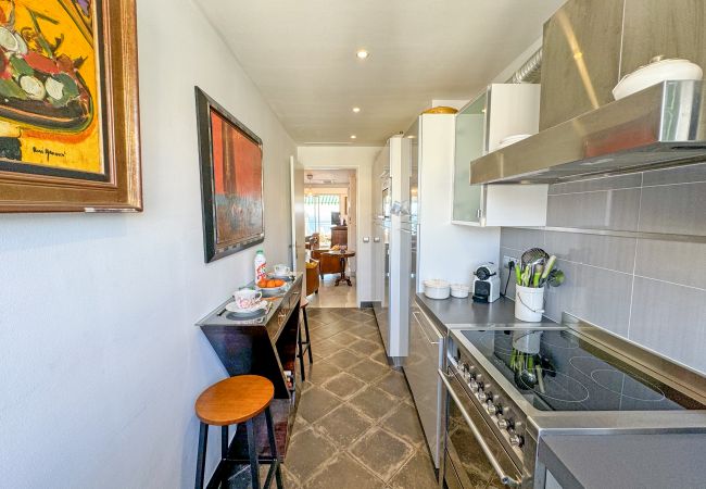 Apartment in Nice - Breathtaking Rooftop Experience on Promenade Apartment in Nice - Breathtaking Rooftop Experience on Promenade