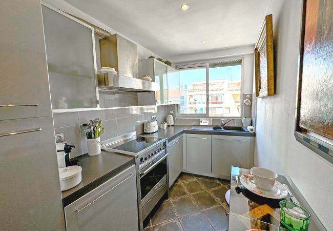 Apartment in Nice - Breathtaking Rooftop Experience on Promenade Apartment in Nice - Breathtaking Rooftop Experience on Promenade