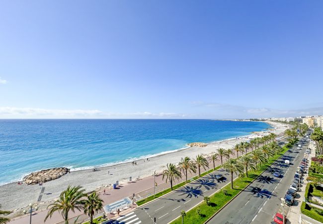 Apartment in Nice - Breathtaking Rooftop Experience on Promenade Apartment in Nice - Breathtaking Rooftop Experience on Promenade