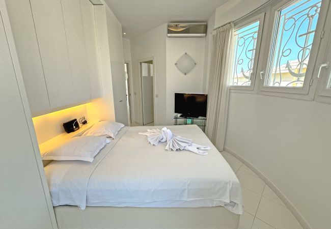 Apartment in Nice - Sea Front Penthouse Côte d'Azur Apartment in Nice - Sea Front Penthouse Côte d'Azur