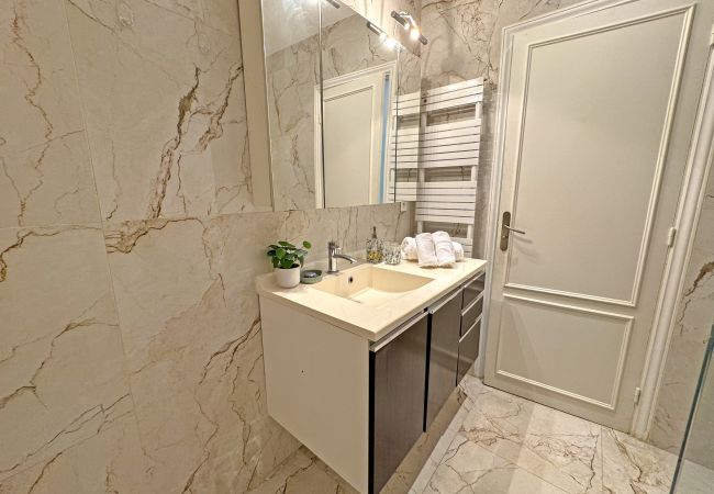 Apartment in Nice - Cosy Cariatides Condo Promenade Apartment in Nice - Cosy Cariatides Condo Promenade