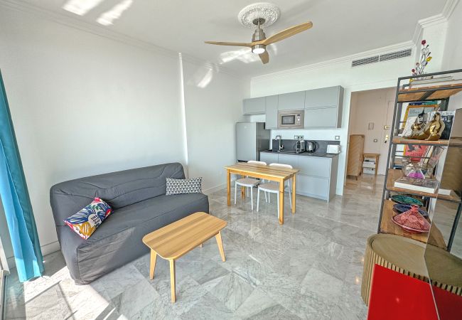 Apartment in Nice - Sea Front Holiday Saphir Apartment in Nice - Sea Front Holiday Saphir