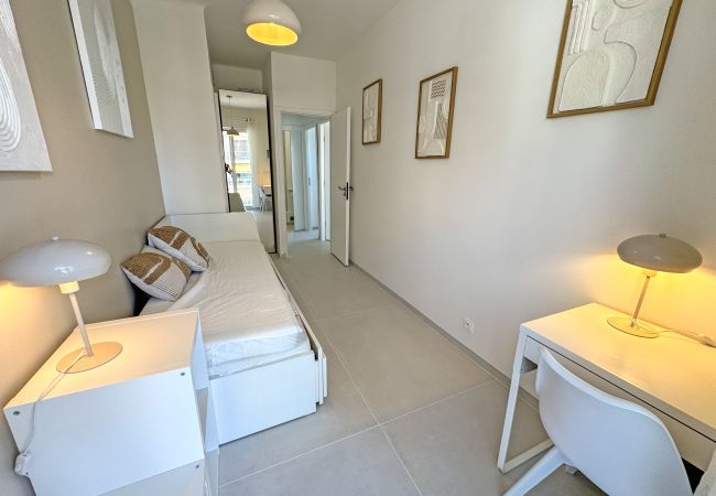 Apartment in Nice - Nice Seaview Loft Promenade Apartment in Nice - Nice Seaview Loft Promenade