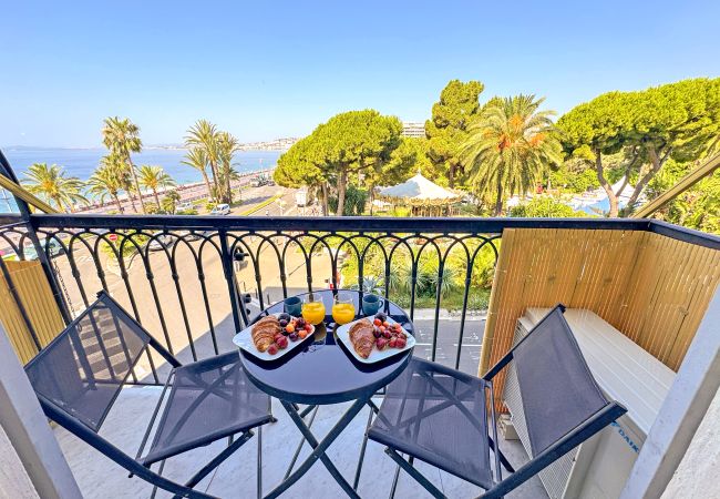 Apartment in Nice - Elegant Seafront Loft Old Town Nice