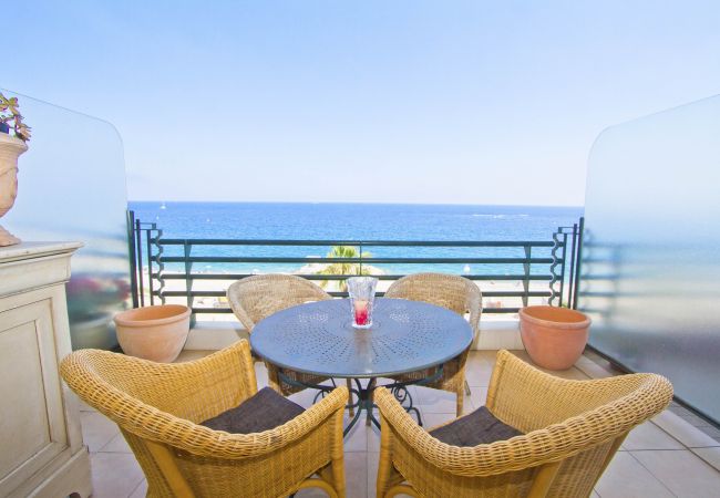 Appartement à Nice - BEACHSIDE SUITE PANORAMIC PROMENADE Appartement à Nice - BEACHSIDE SUITE PANORAMIC PROMENADE