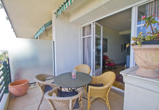 Appartement à Nice - BEACHSIDE SUITE PANORAMIC PROMENADE Appartement à Nice - BEACHSIDE SUITE PANORAMIC PROMENADE