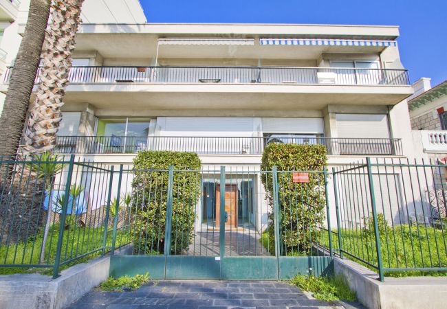 Апартаменты на Nice - CARIATIDES PROMENADE SEA VIEW Апартаменты на Nice - CARIATIDES PROMENADE SEA VIEW