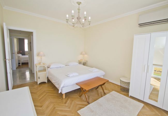 Апартаменты на Nice - CARIATIDES PROMENADE SEA VIEW Апартаменты на Nice - CARIATIDES PROMENADE SEA VIEW