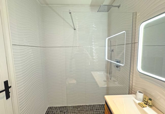 Квартира-студия на Nice - CARIATIDES STUDIO PROMENADE Квартира-студия на Nice - CARIATIDES STUDIO PROMENADE