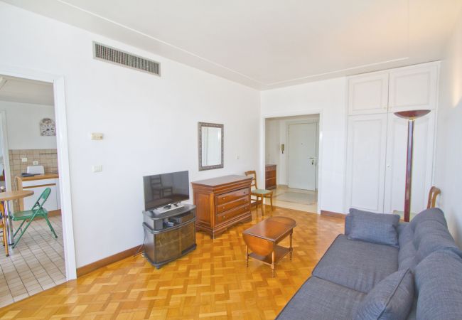 Апартаменты на Nice - ORIENT & SEA Апартаменты на Nice - ORIENT & SEA