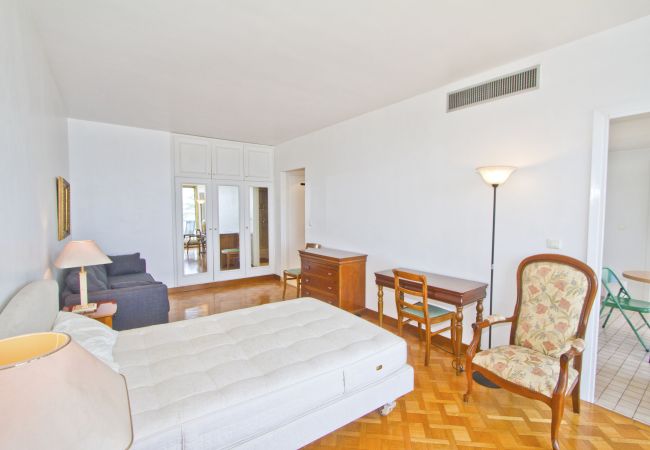 Апартаменты на Nice - ORIENT & SEA Апартаменты на Nice - ORIENT & SEA