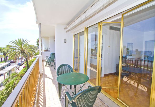 Апартаменты на Nice - ORIENT & SEA Апартаменты на Nice - ORIENT & SEA