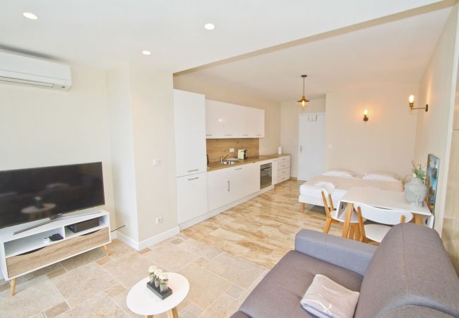 Квартира-студия на Nice - COSY SEAFRONT STUDIO Квартира-студия на Nice - COSY SEAFRONT STUDIO