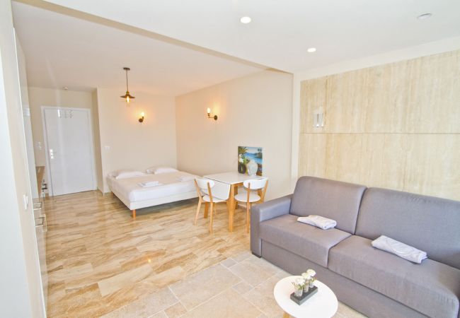 Квартира-студия на Nice - COSY SEAFRONT STUDIO Квартира-студия на Nice - COSY SEAFRONT STUDIO