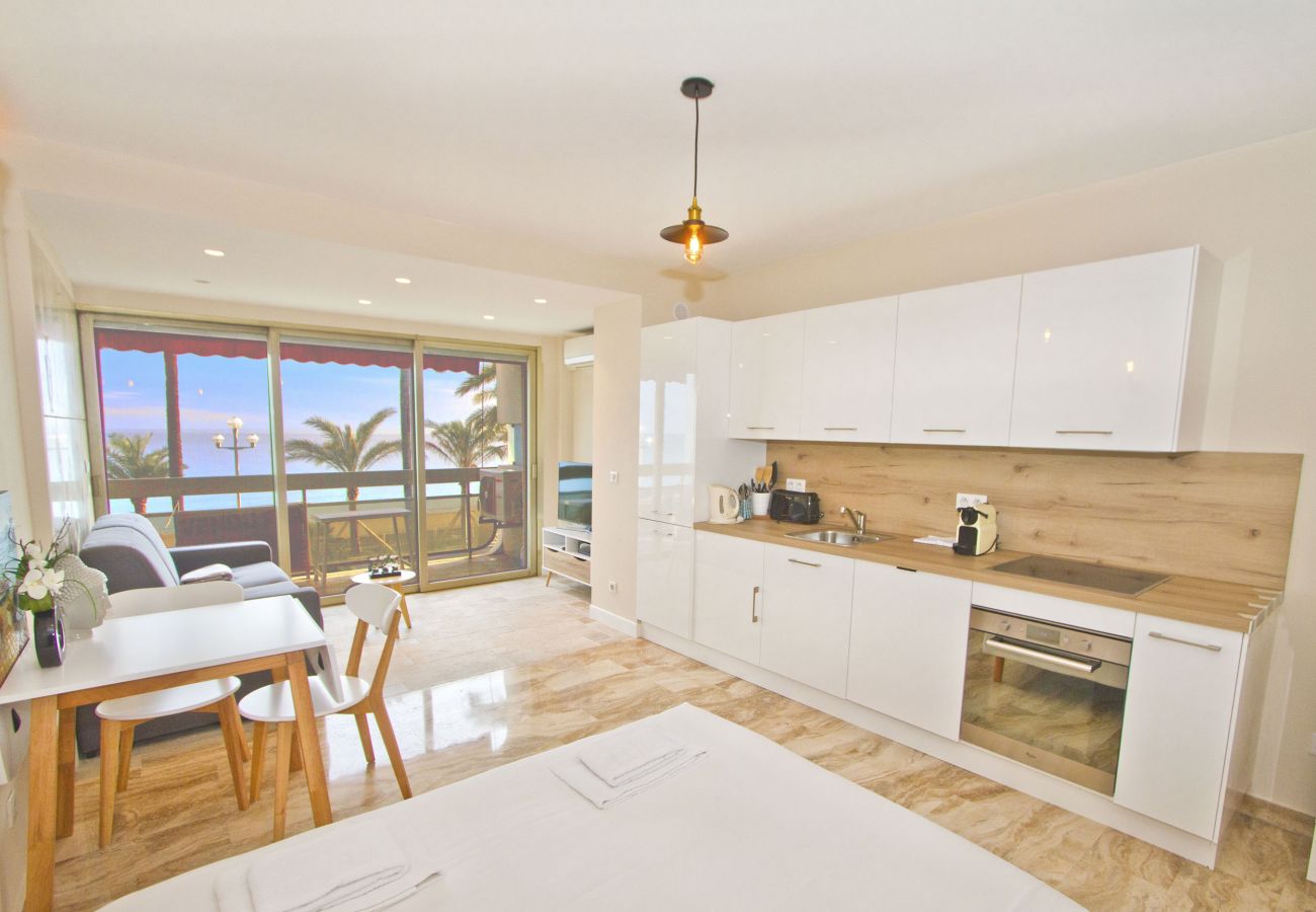 Квартира-студия на Ницца / Nice - COSY SEAFRONT STUDIO