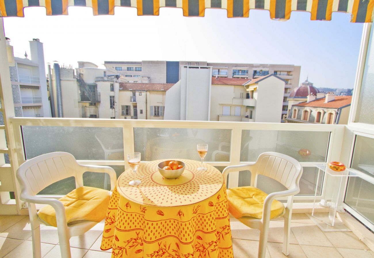 Квартира-студия на Ницца / Nice - ROYAL STUDIO PROMENADE