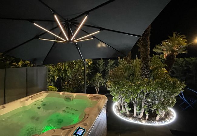Апартаменты на Nice - LUXURY GARDEN JACUZZI PROMENADE Апартаменты на Nice - LUXURY GARDEN JACUZZI PROMENADE