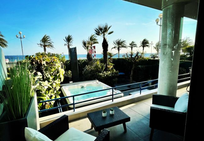Апартаменты на Nice - LUXURY GARDEN JACUZZI PROMENADE Апартаменты на Nice - LUXURY GARDEN JACUZZI PROMENADE