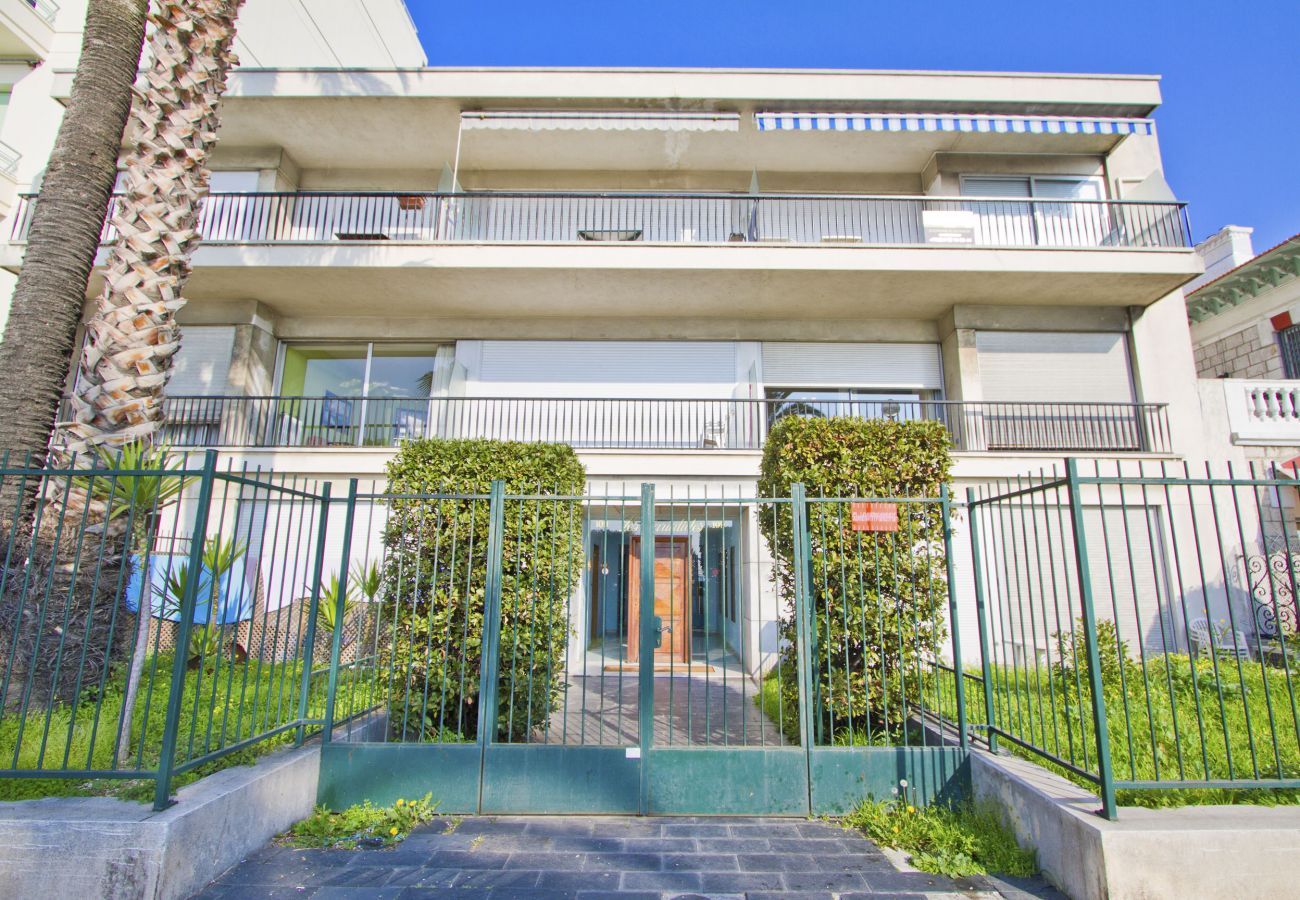 Квартира-студия на Ницца / Nice - Luxury sea front suite Promenade Квартира-студия на Ницца / Nice - Luxury sea front suite Promenade