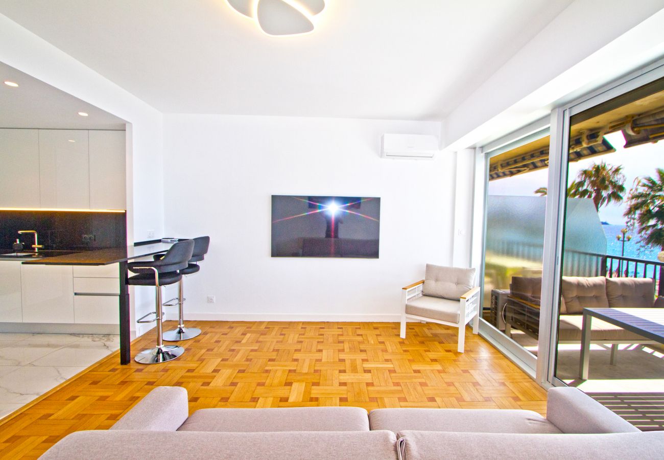 Квартира-студия на Ницца / Nice - Luxury sea front suite Promenade Квартира-студия на Ницца / Nice - Luxury sea front suite Promenade