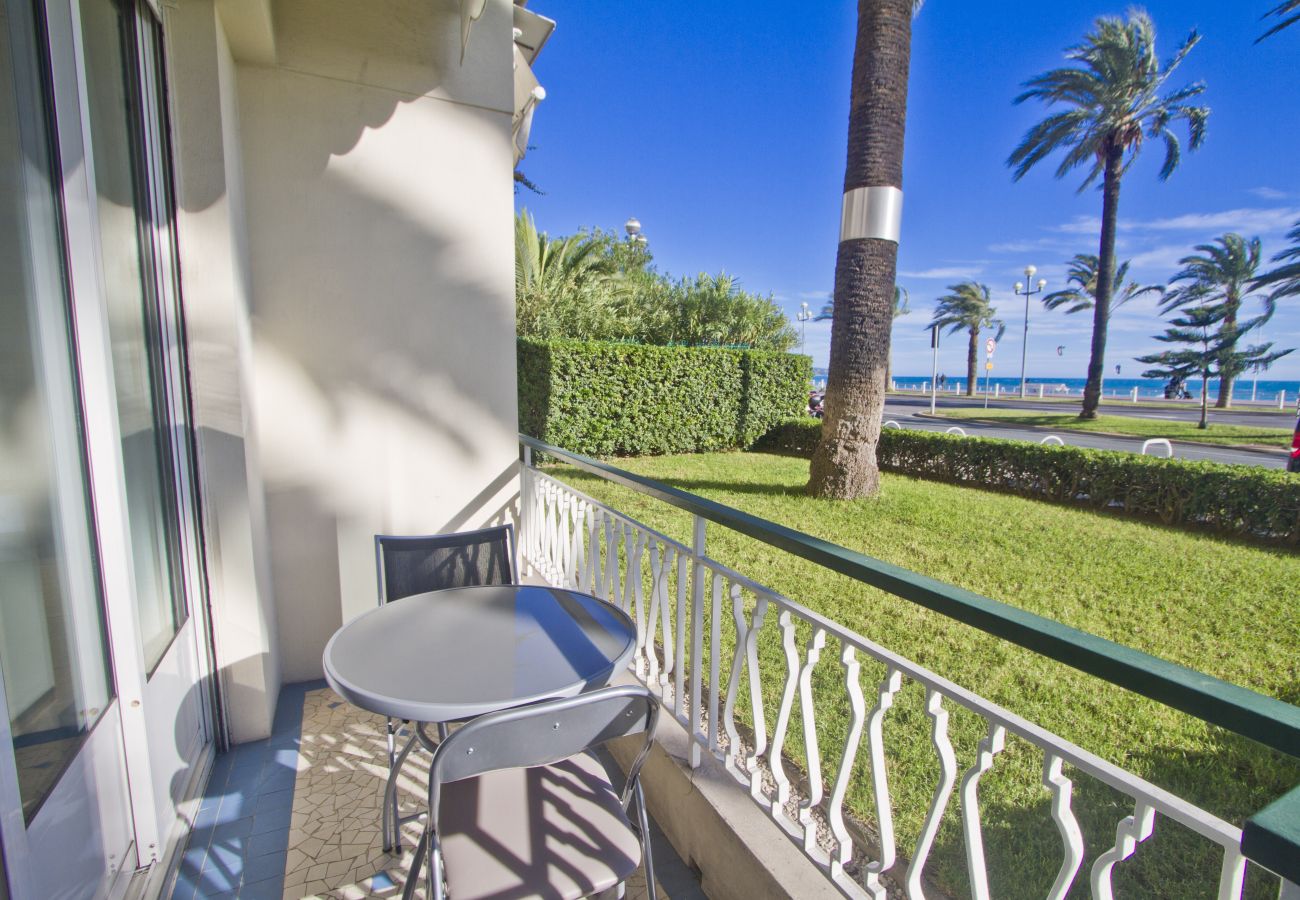 Апартаменты на Ницца / Nice - Garden Floor Condo with Promenade Sea View