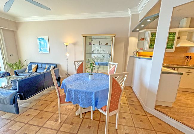 Апартаменты на Nice - Cosy Sea Front Apartment Nice France Апартаменты на Nice - Cosy Sea Front Apartment Nice France