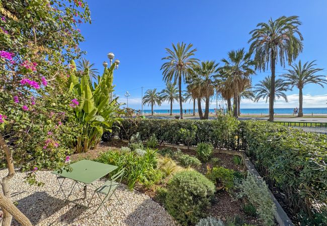 Апартаменты на Nice - Cosy Sea Front Garden Nice